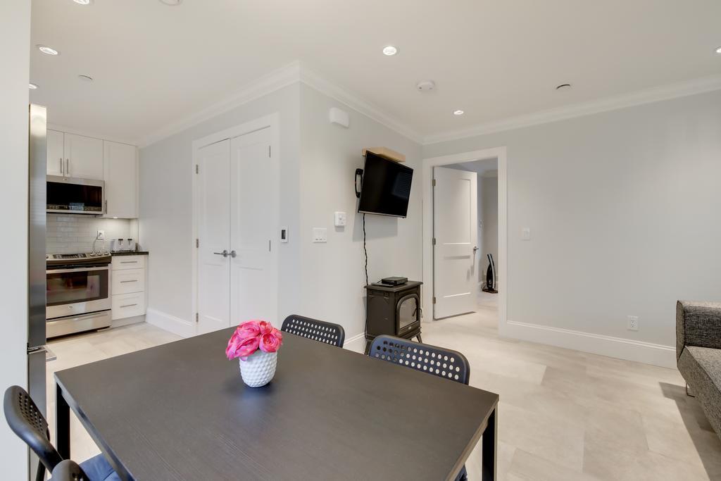 Villa New Urban Modern Main St. Coach House Vancouver Exterior foto